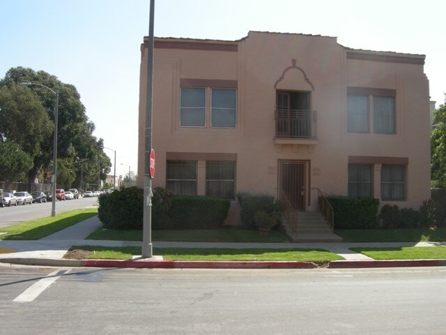 Building Photo - 466 N Orange Grove Ave
