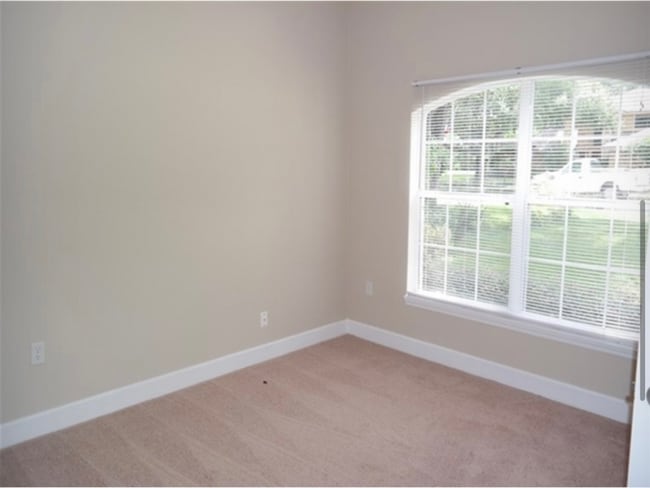 Building Photo - 2241 Lake Francis Dr