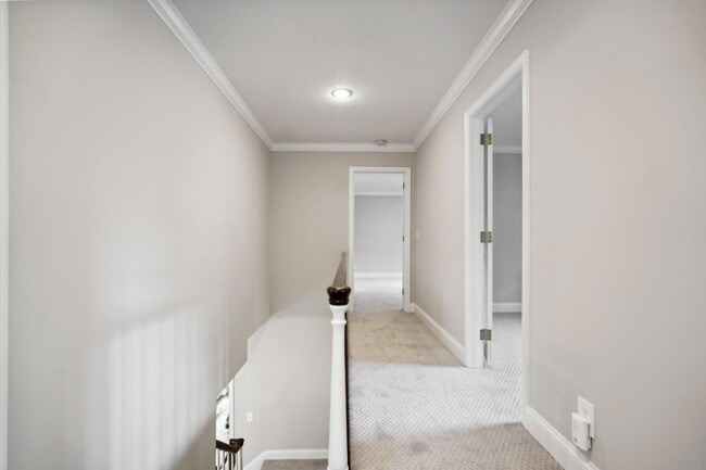 Building Photo - 5721 Londonderry Rd