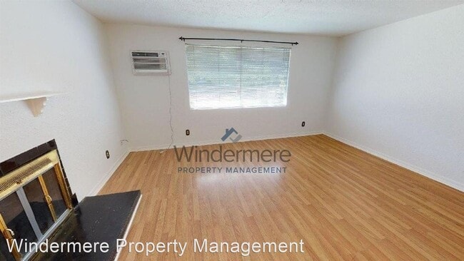 Building Photo - 1 br, 1 bath House - 114 S Clinton