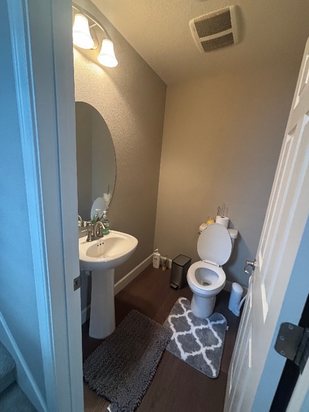 Building Photo - 1580 Bleecker St