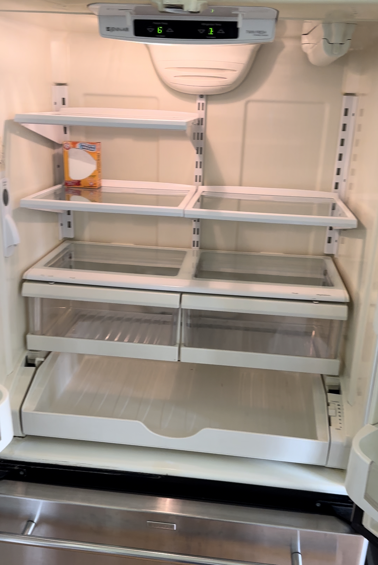 Fridge in great shape - 1148 Pierce Rd