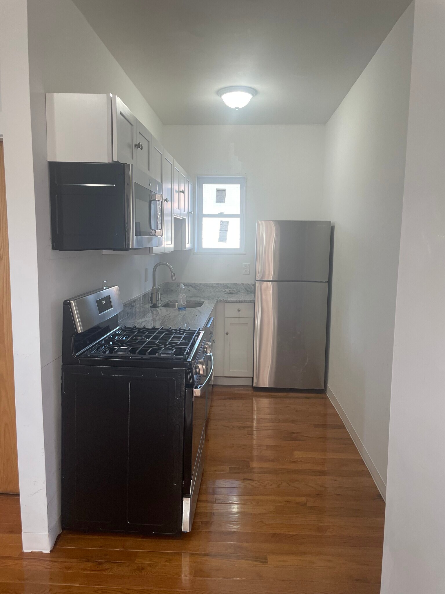 Kitchen - 150 Glenway St