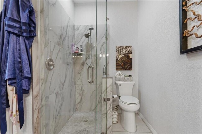 Building Photo - 819 Fairwaycove Ln