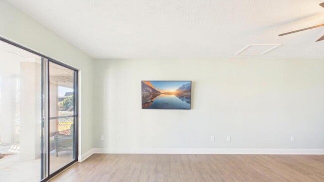 Building Photo - 301 Lullwater Dr