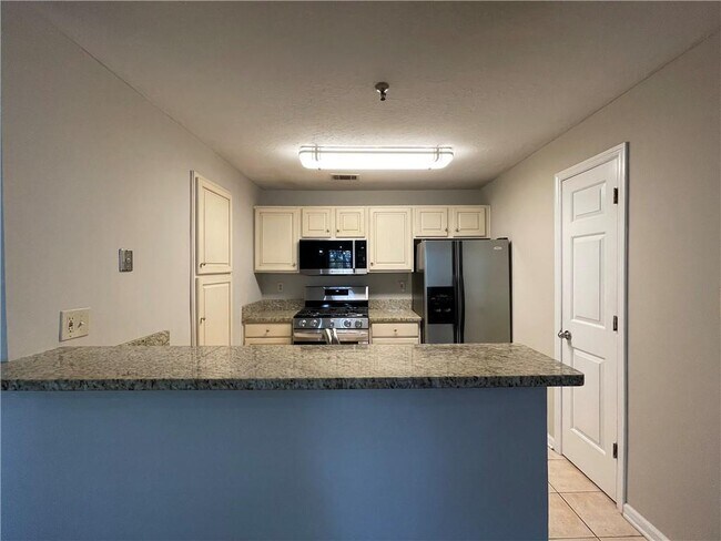 Building Photo - 2032 River Heights Walk SE