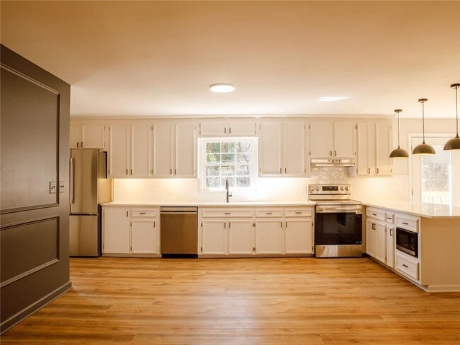 Building Photo - 95 Simpson Dr NE