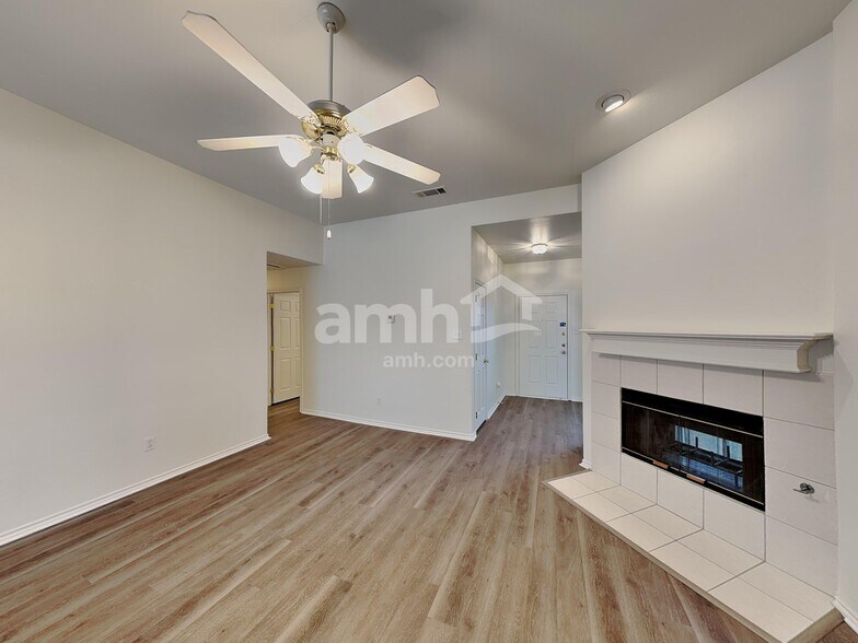 Building Photo - 901 Worden Dr