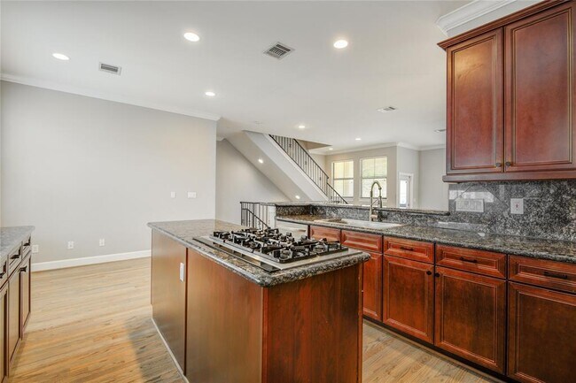 Building Photo - 5510 Blossom St