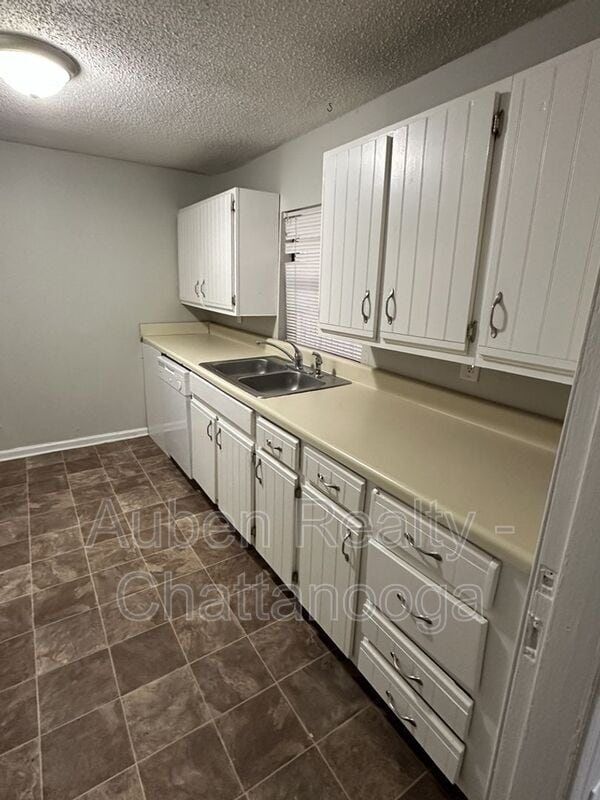 Building Photo - 105 Hunt Ave