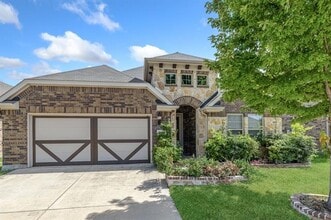 Building Photo - 2360 Whispering Pines Dr