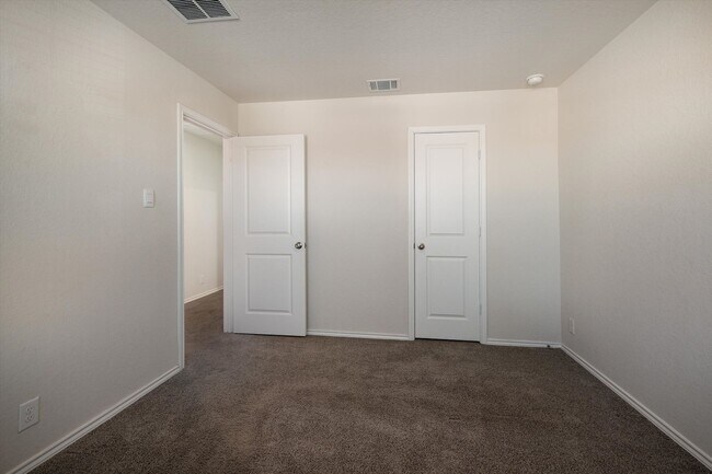 Building Photo - *MOVE IN SPECIAL: HALF OFF OF FIRST MONTHS RENT, IF MOVED IN BY DECEMBER 2025*