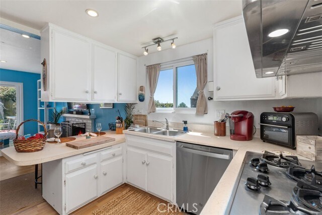 Building Photo - 3068 Zell Dr