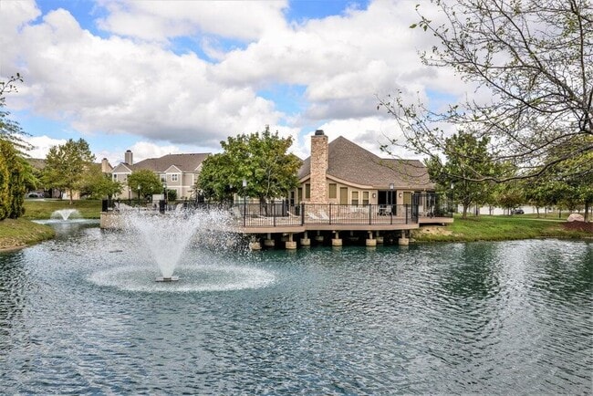 Building Photo - 1550 Oakfield Dr