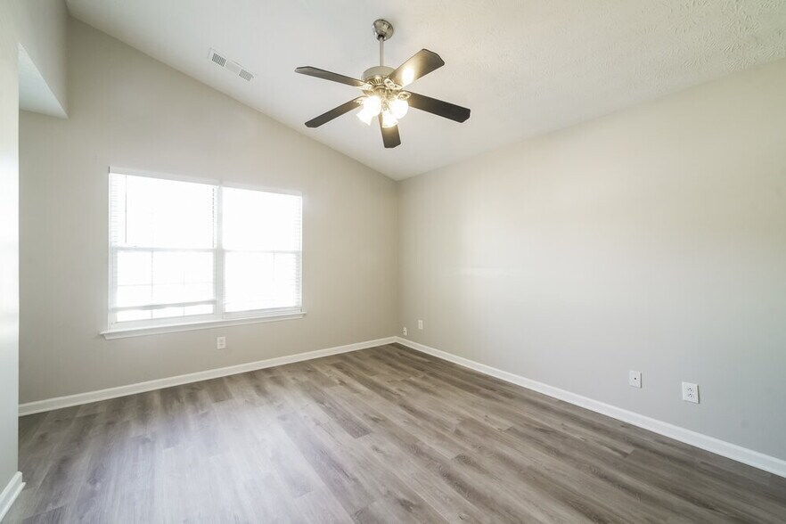 Building Photo - 128 Oak Grove Pl