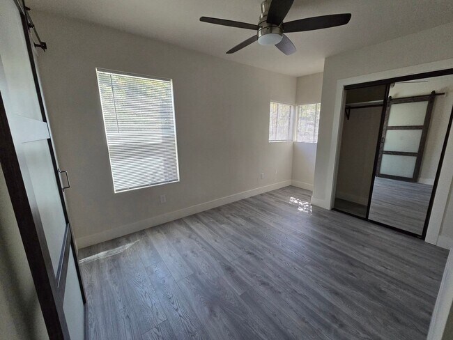 Building Photo - Completely Remodeled Home for Rent – Midtown Sacramento