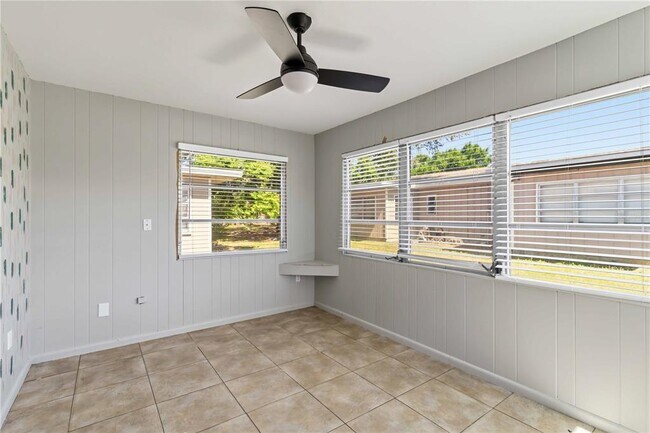 Building Photo - 304 Lantana Ave