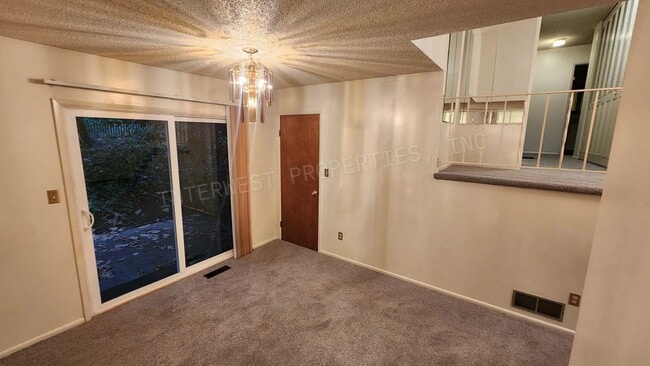 Building Photo - MCCA01