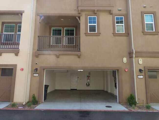 Building Photo - 40585 Melrose Dr