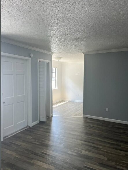 Building Photo - 3215 Baird Ave