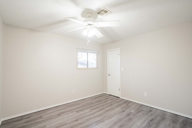 Building Photo - S Hudson Ave Duplex