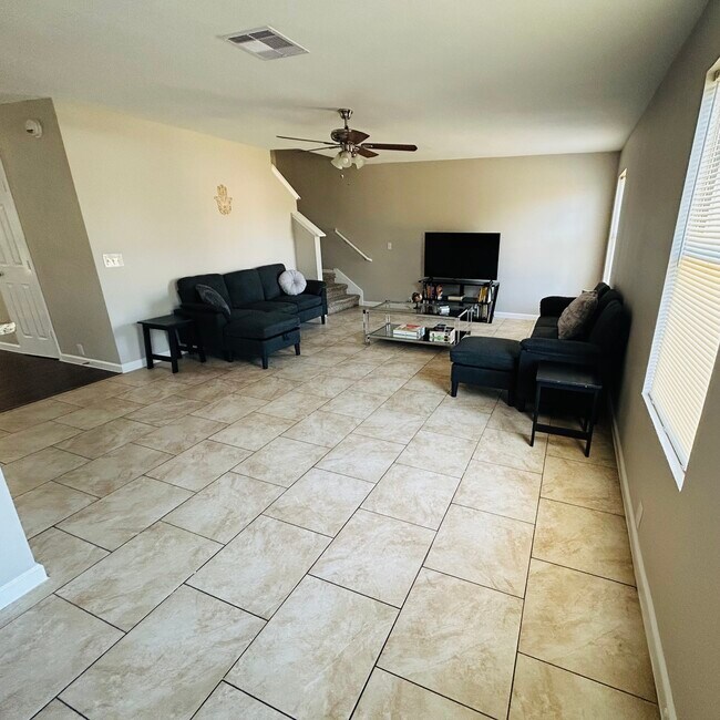 Building Photo - 718 Pine Lodge Dr