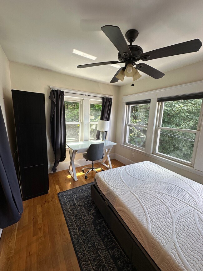 Building Photo - 35 Dickinson Rd