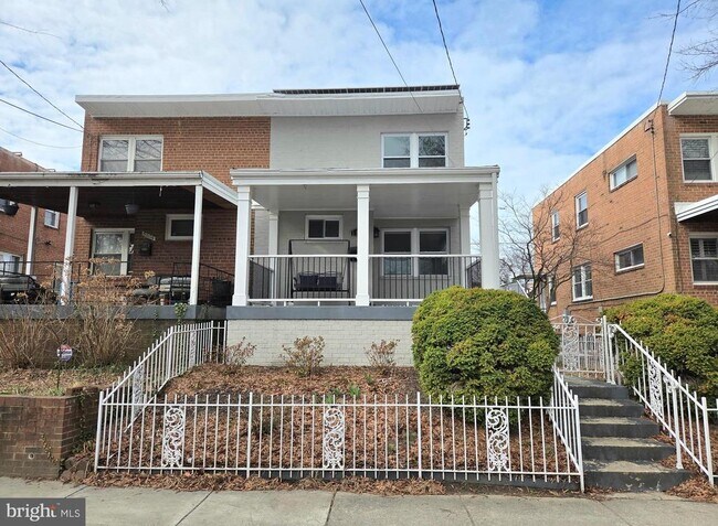 Building Photo - 5206 12th St NE