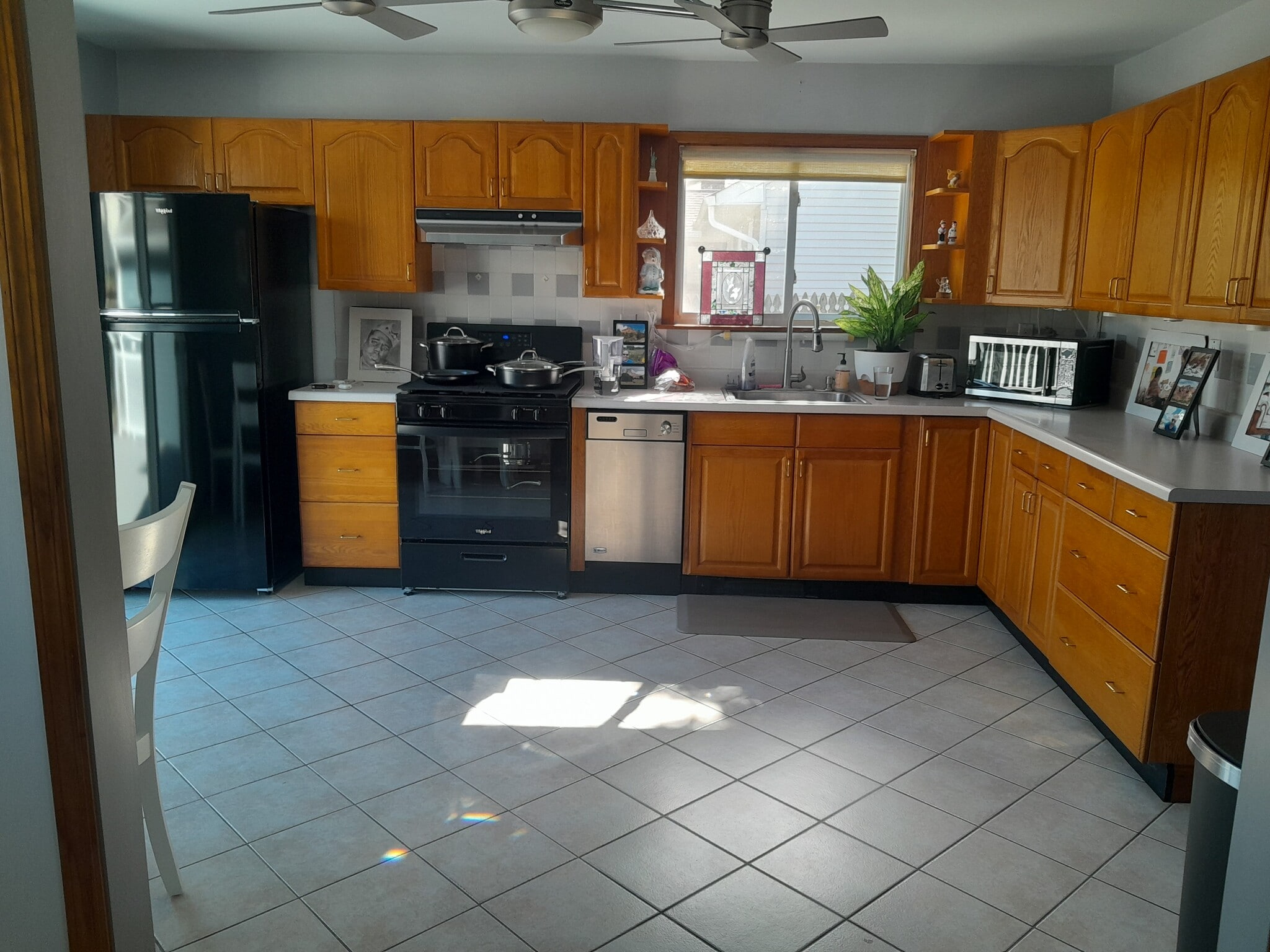 Building Photo - 198 Oak Neck Rd