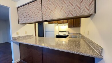 Building Photo - 1048-1048 Woodrow Ln