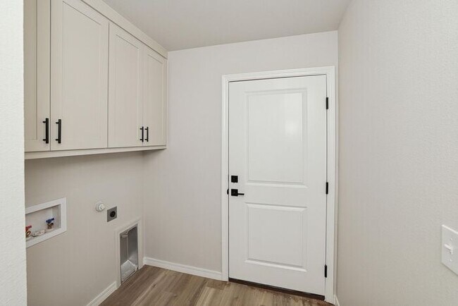 Building Photo - 9004 Oakleaf Ct