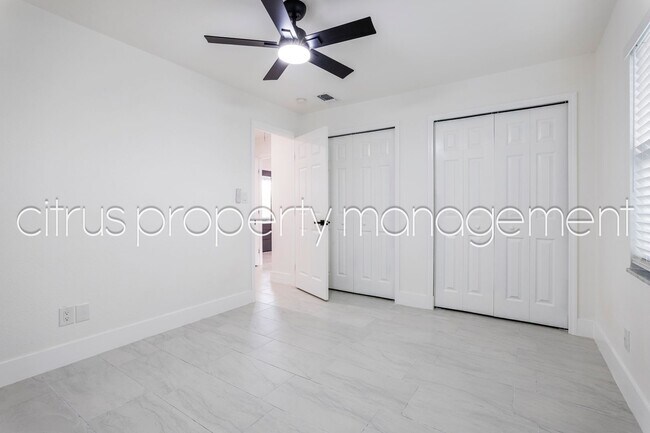 Building Photo - Impeccable, Fully Remodeled 3/2 Convenient to UCF!