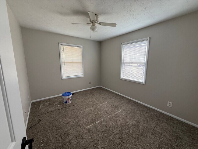 Building Photo - 105 Milton Dr