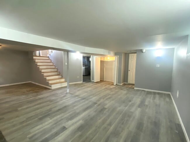 Building Photo - 426 Berteau Ave