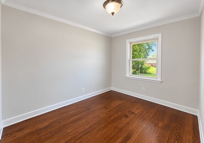 Building Photo - 1277 Waldorf Dr