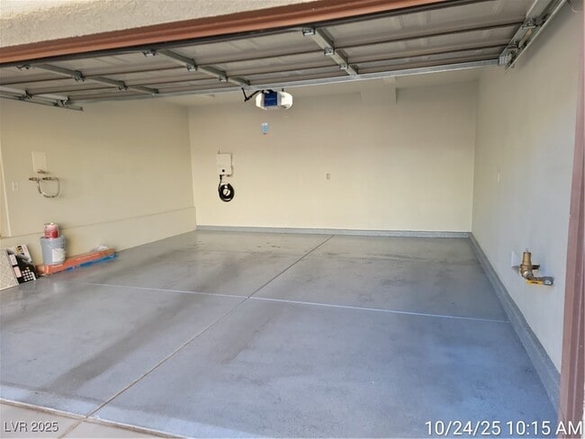 Building Photo - 5507 Jelsma Ave