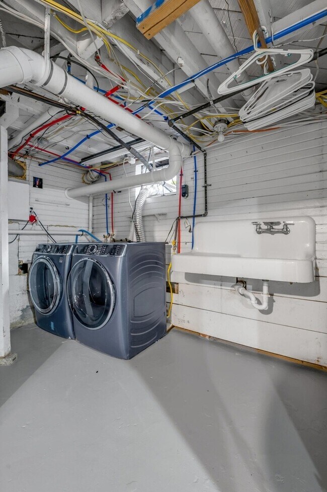 Building Photo - Charming 4Bedroom Stone Home with Detached Guest Apartment & Garage in Chevy Chase