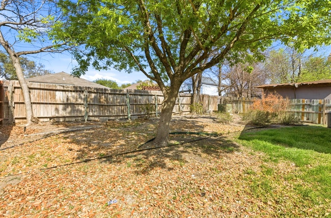 Building Photo - 9706 Autumn Dew