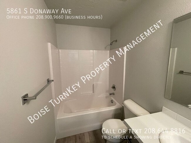 Building Photo - 5861 S Donaway Ave