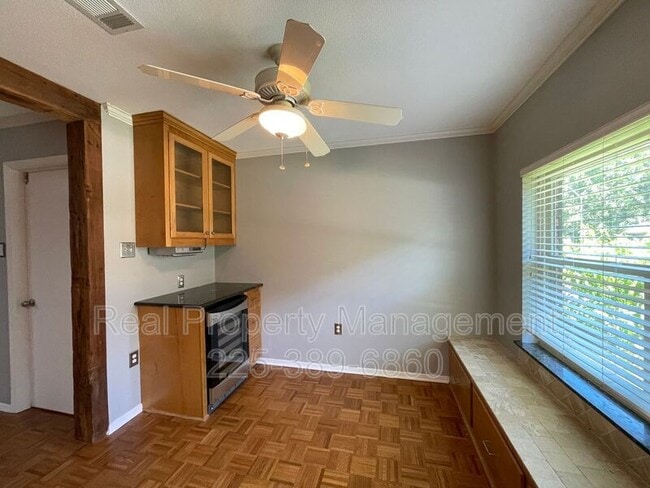Building Photo - 5293 Chenango Dr
