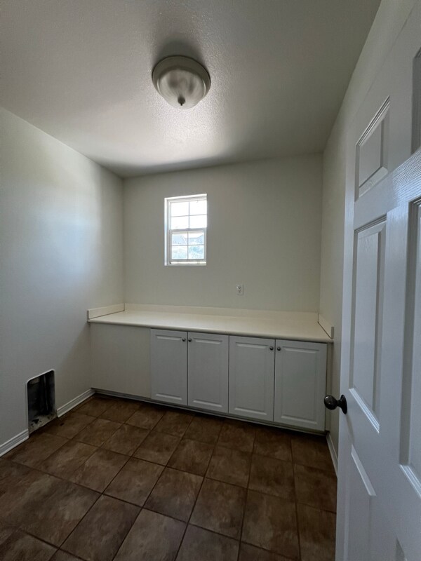 Building Photo - 12124 Scenic View Terrace