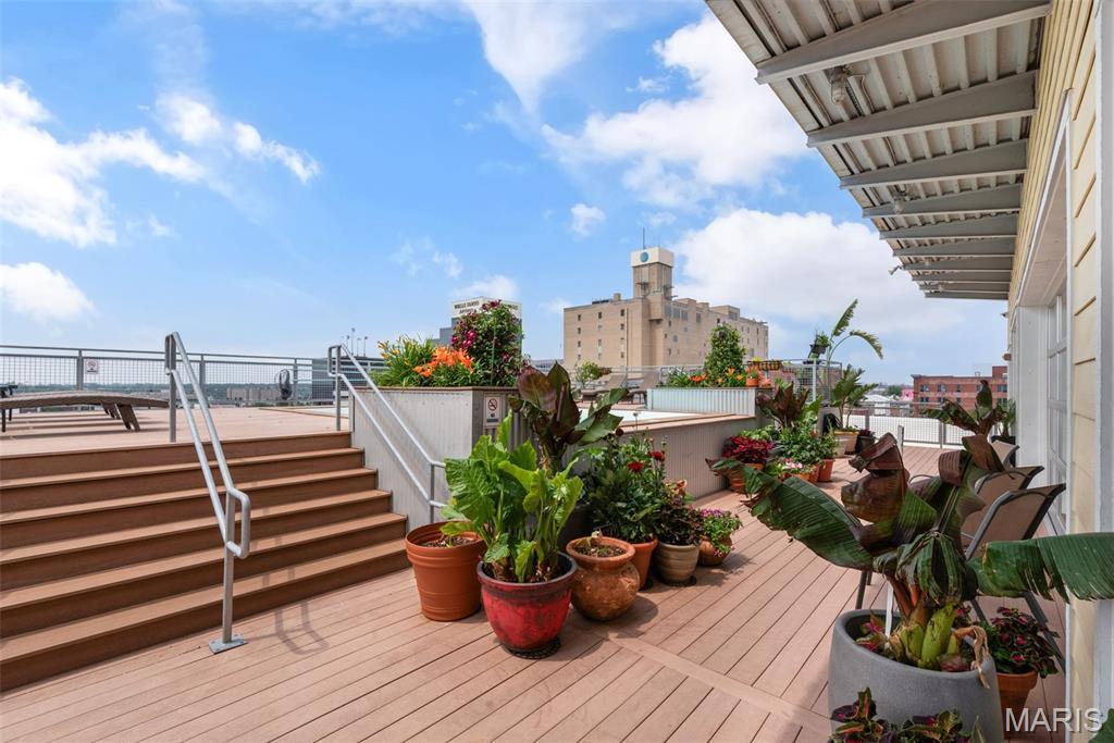 Building Photo - 2323 Locust St