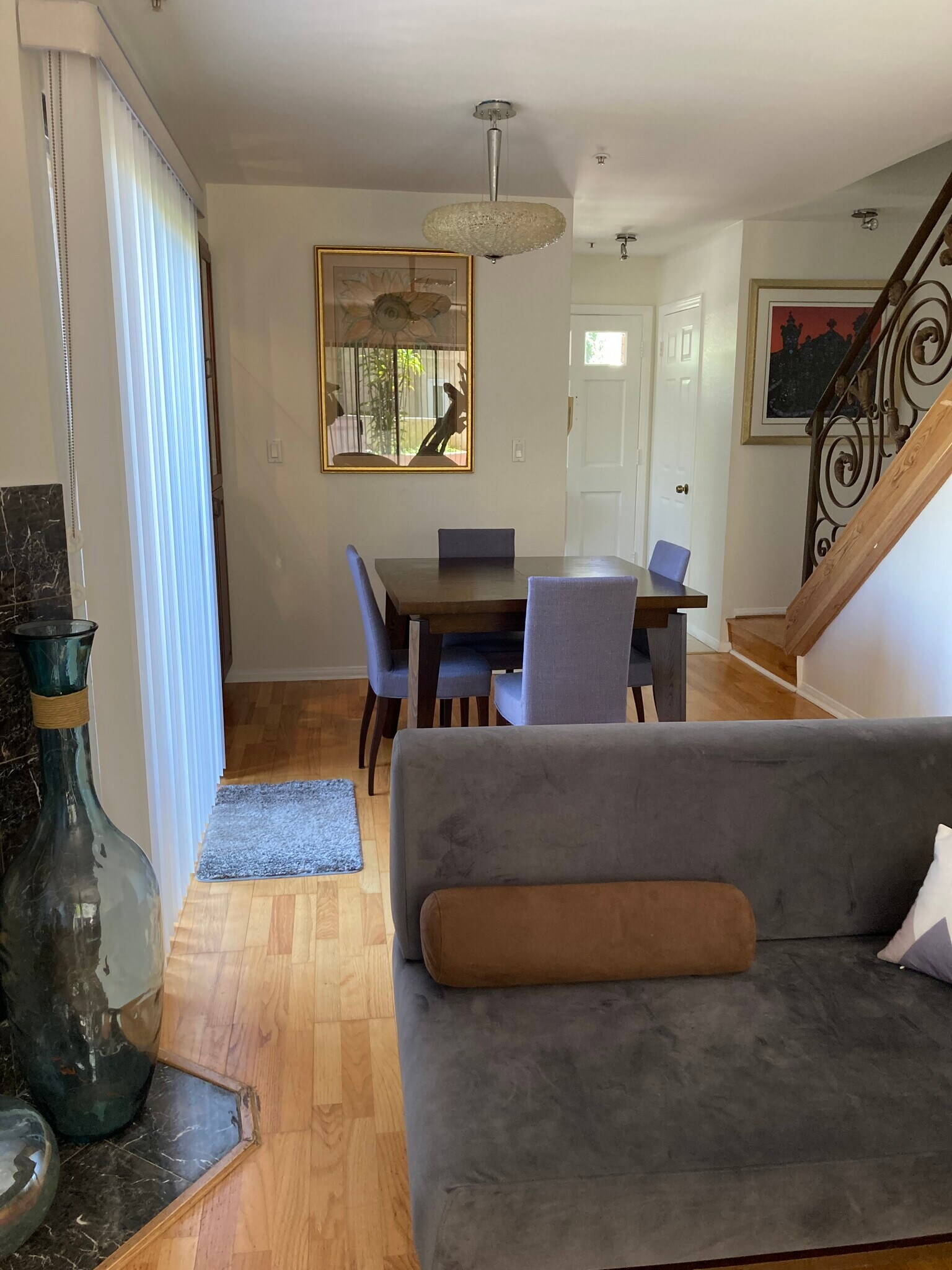 Living room/dining room - 431 W Lexington Dr