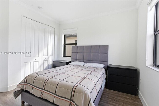 Building Photo - 3407 W 99th Pl