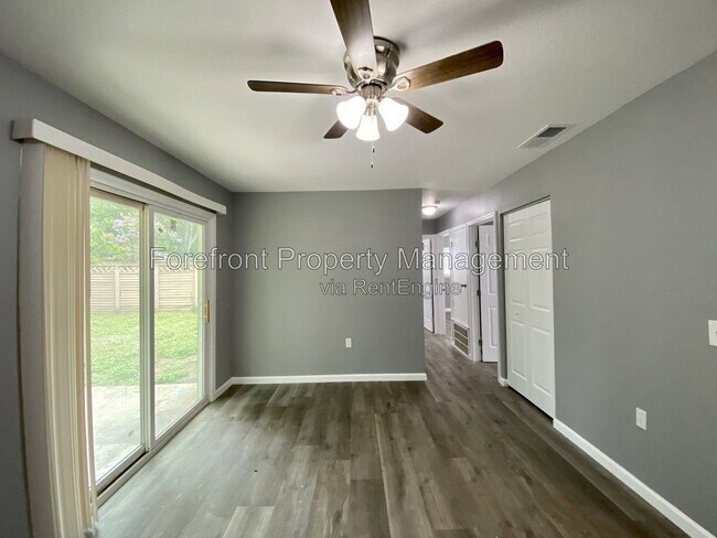 Building Photo - 4331 Avenida Prima St