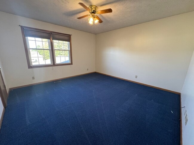 Building Photo - 2 bed 2 bath area Townhouse near Southpointe