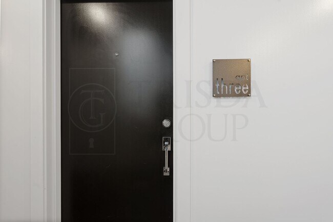 Building Photo - Avail July 15th! Stylish 1-Bedroom Apartment in Mt. Washington –2 Off Street Parking Spaces, AC, ...