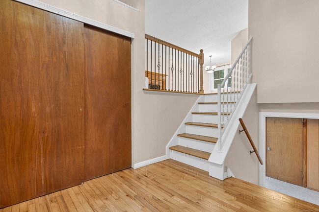 Building Photo - 21 Pheasant Run Dr