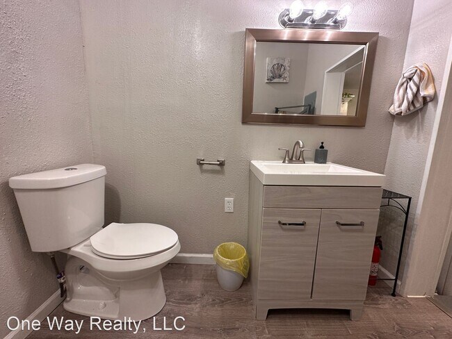 Building Photo - 3 br, 1.5 bath House - 3714 Yale Street