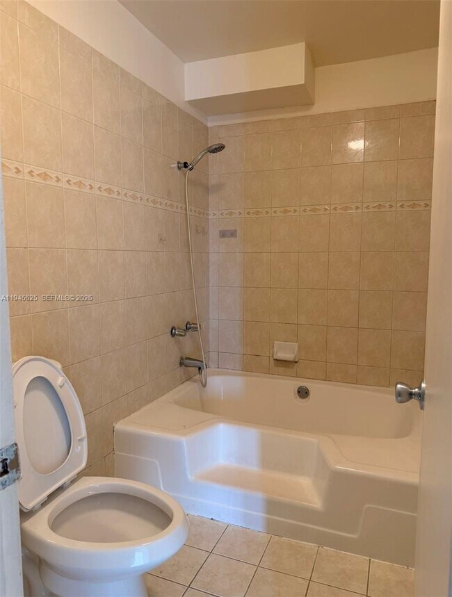 Building Photo - 1900 W 54th St